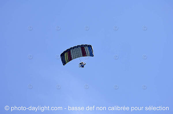 saut en parachute - parachute drop